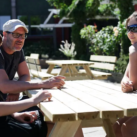 Hos Engholm Hotell 2*