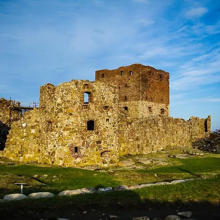 Hos Engholm Hotell 2*